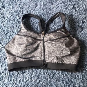 2 VSX Sport Knockout Front close Sport Bras